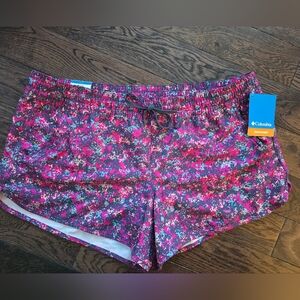 Columbia Women's Bogata Bay Pink Patterned Shorts- XL